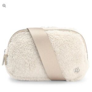 Everywhere Belt Bag Fleece